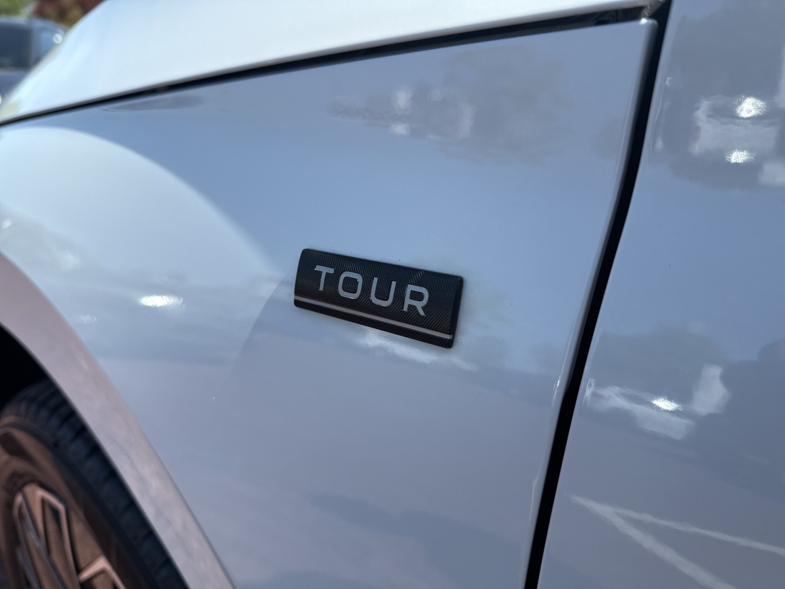 Skoda Kamiq 1.5 TOUR PANO AHK CAM MATRIX E-KLAPPE NAVI