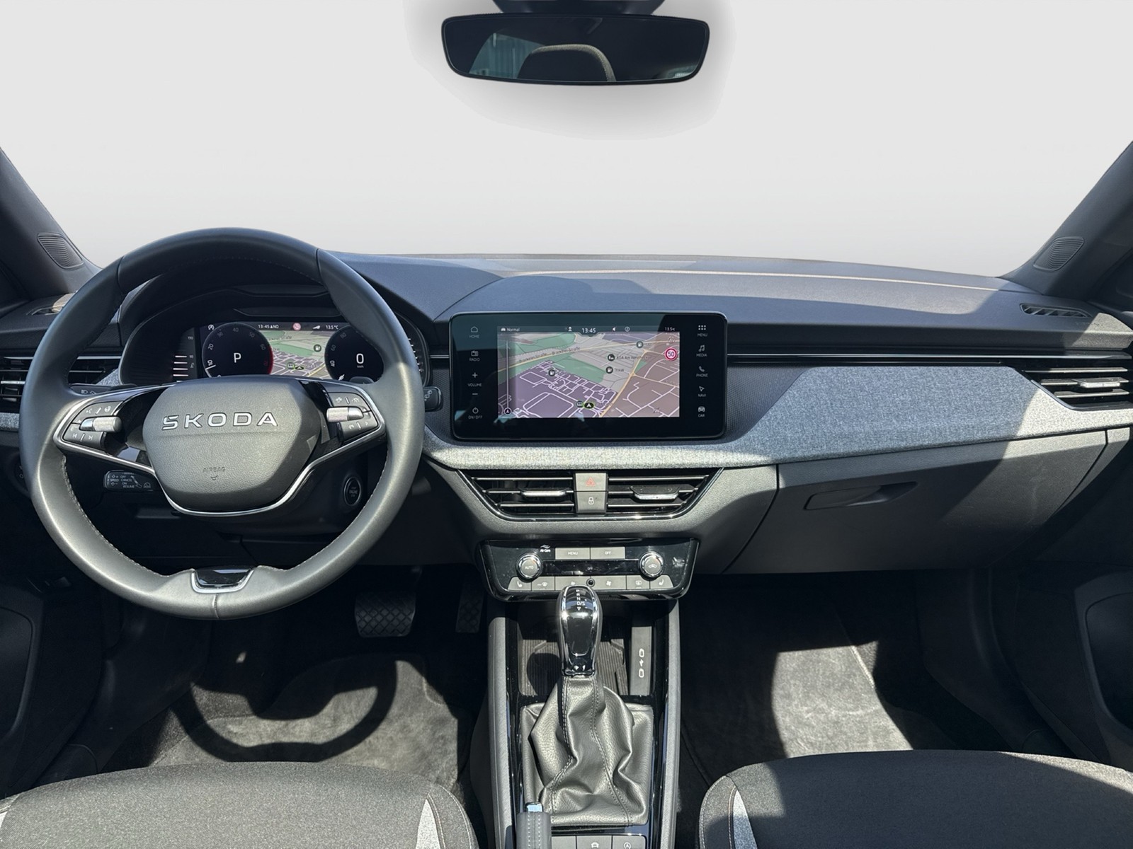 Skoda Kamiq 1.5 TOUR PANO AHK CAM MATRIX E-KLAPPE NAVI