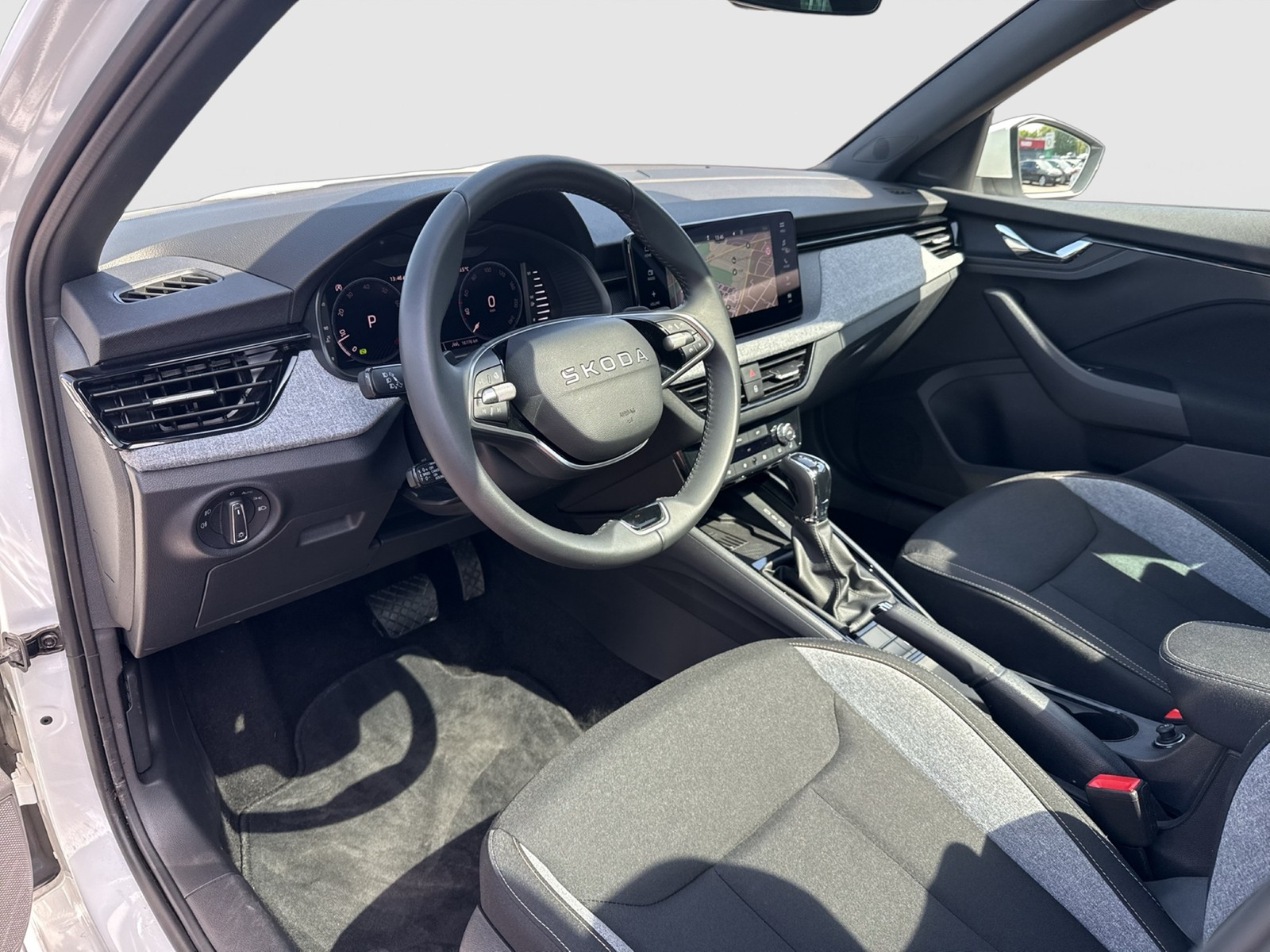 Skoda Kamiq 1.5 TOUR PANO AHK CAM MATRIX E-KLAPPE NAVI