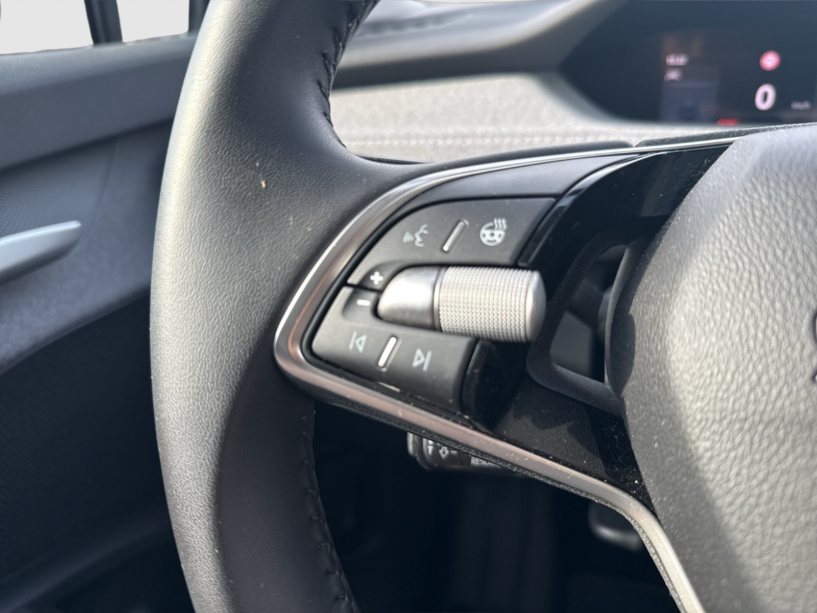 Skoda Enyaq Coupé 85 LOFT WÄRMEPUMPE PANO AHK CAM LM20