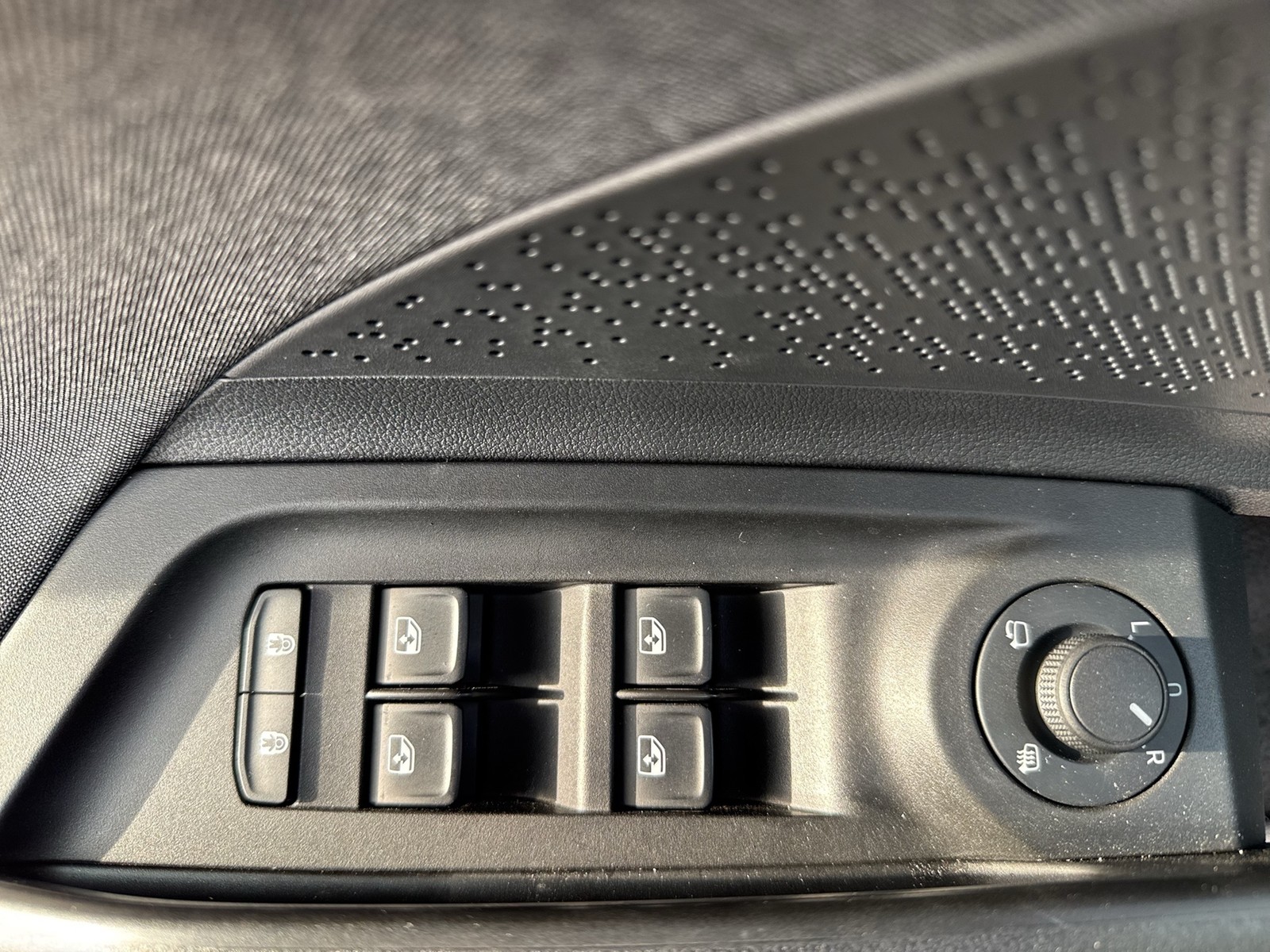 Skoda Enyaq Coupé 85 LOFT WÄRMEPUMPE PANO AHK CAM LM20