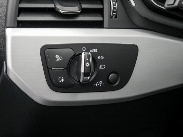 Audi A4 Avant 40 S LINE competition+ BLACKPAK ALU19 MATRIX