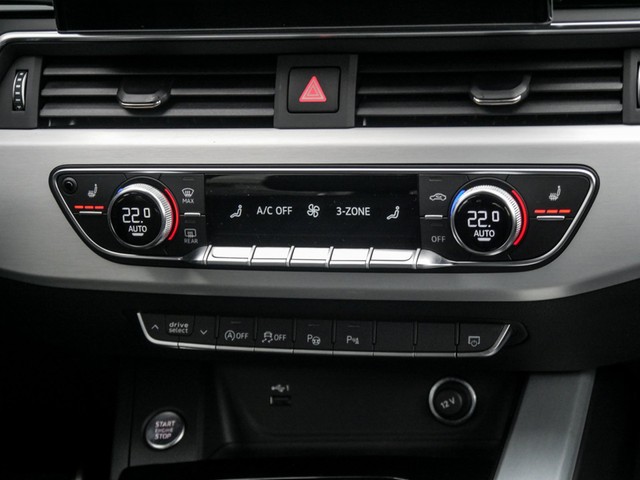 Audi A4 Avant 40 S LINE competition+ BLACKPAK ALU19 MATRIX