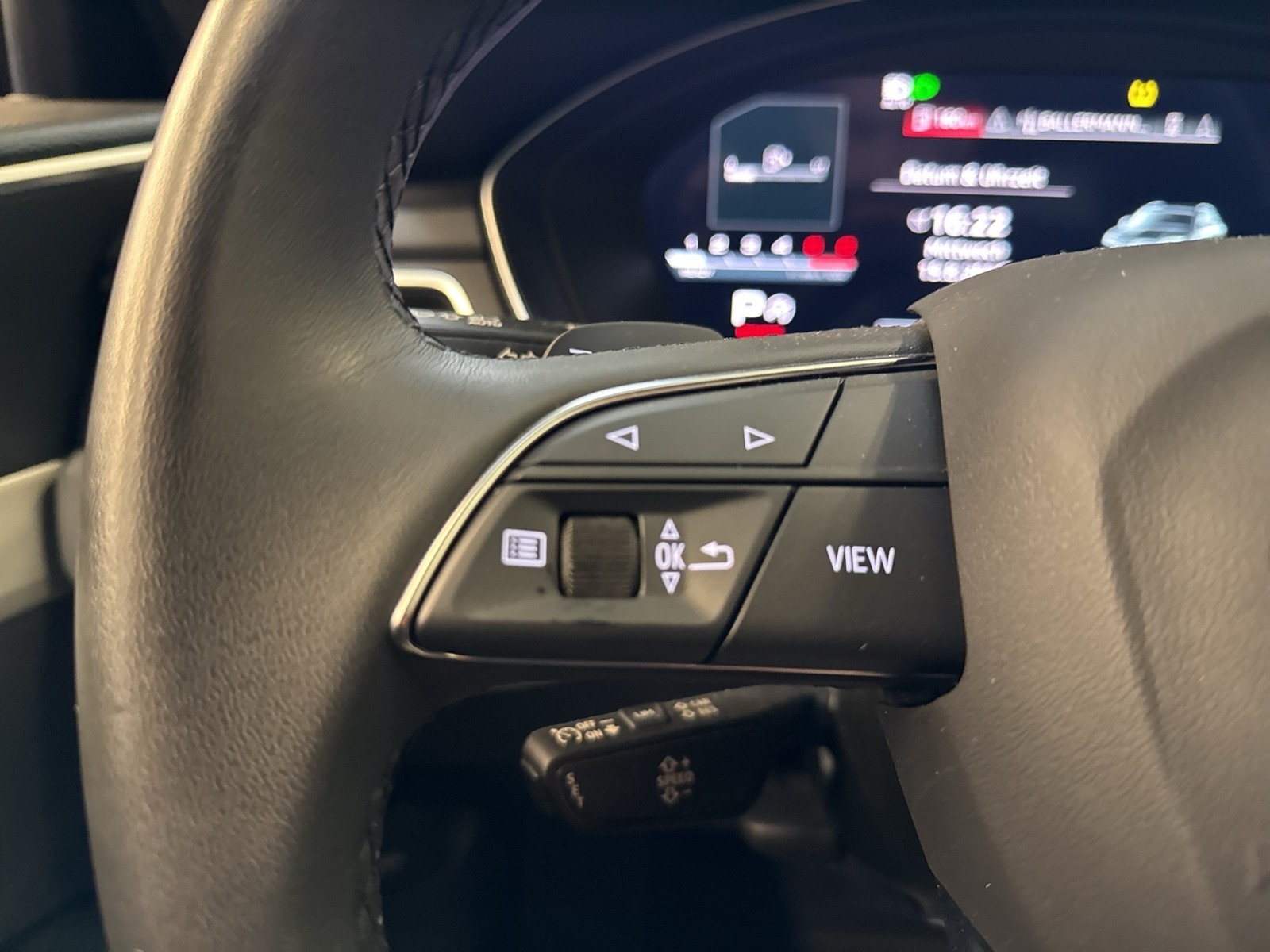 Audi A4 Avant 40 PANO CAM HEADUP ALU18 eKLAPPE NAVI+