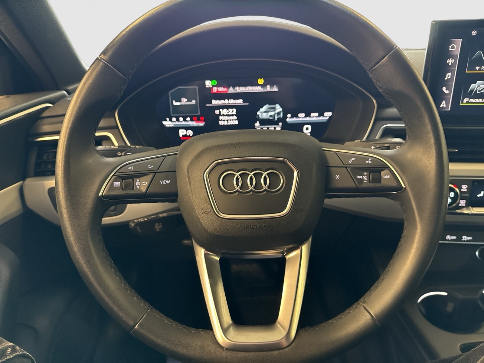 Audi A4 Avant 40 PANO CAM HEADUP ALU18 eKLAPPE NAVI+