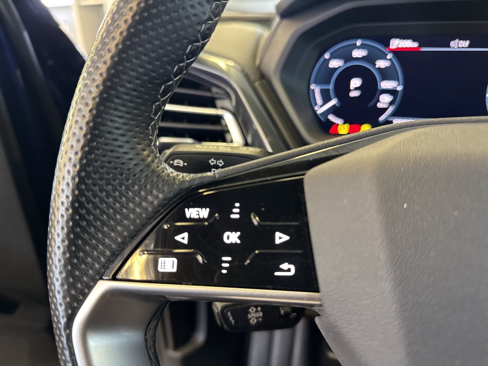 Audi Q4 e-tron 40 S LINE BLACKPAK ALU20 eKLAPPE SITZHZ