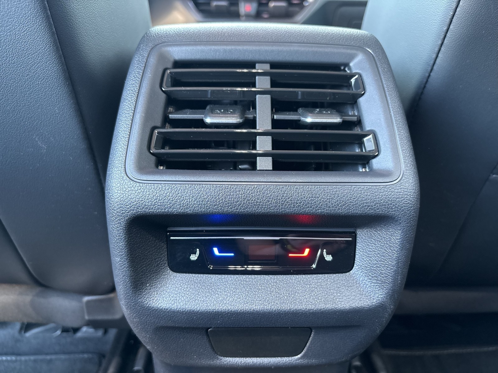 Volkswagen Tayron 1.5 HYBRID LIFE AHK CAM ACC LM18 CARPLAY