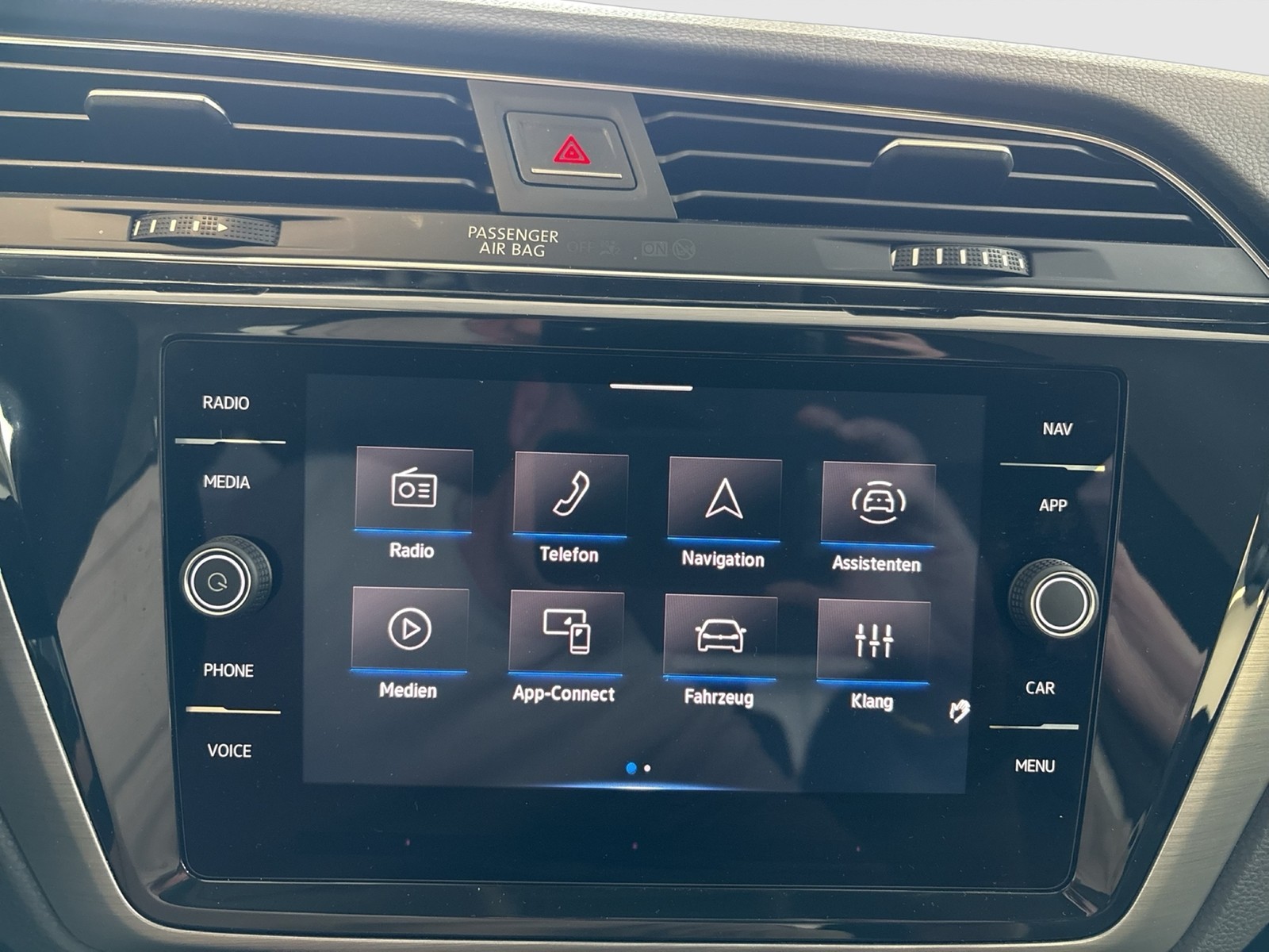 Volkswagen Touran 2.0 COMFORTLINE 7SITZE STANDHZ. ACC NAVI