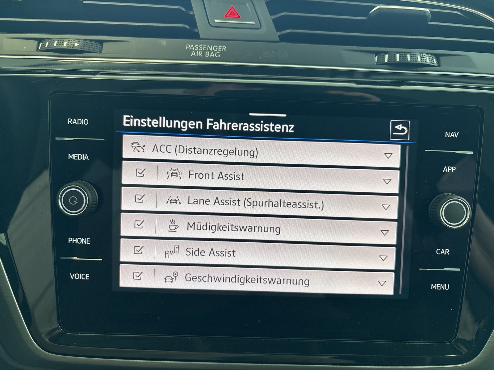 Volkswagen Touran 2.0 COMFORTLINE 7SITZE STANDHZ. ACC NAVI