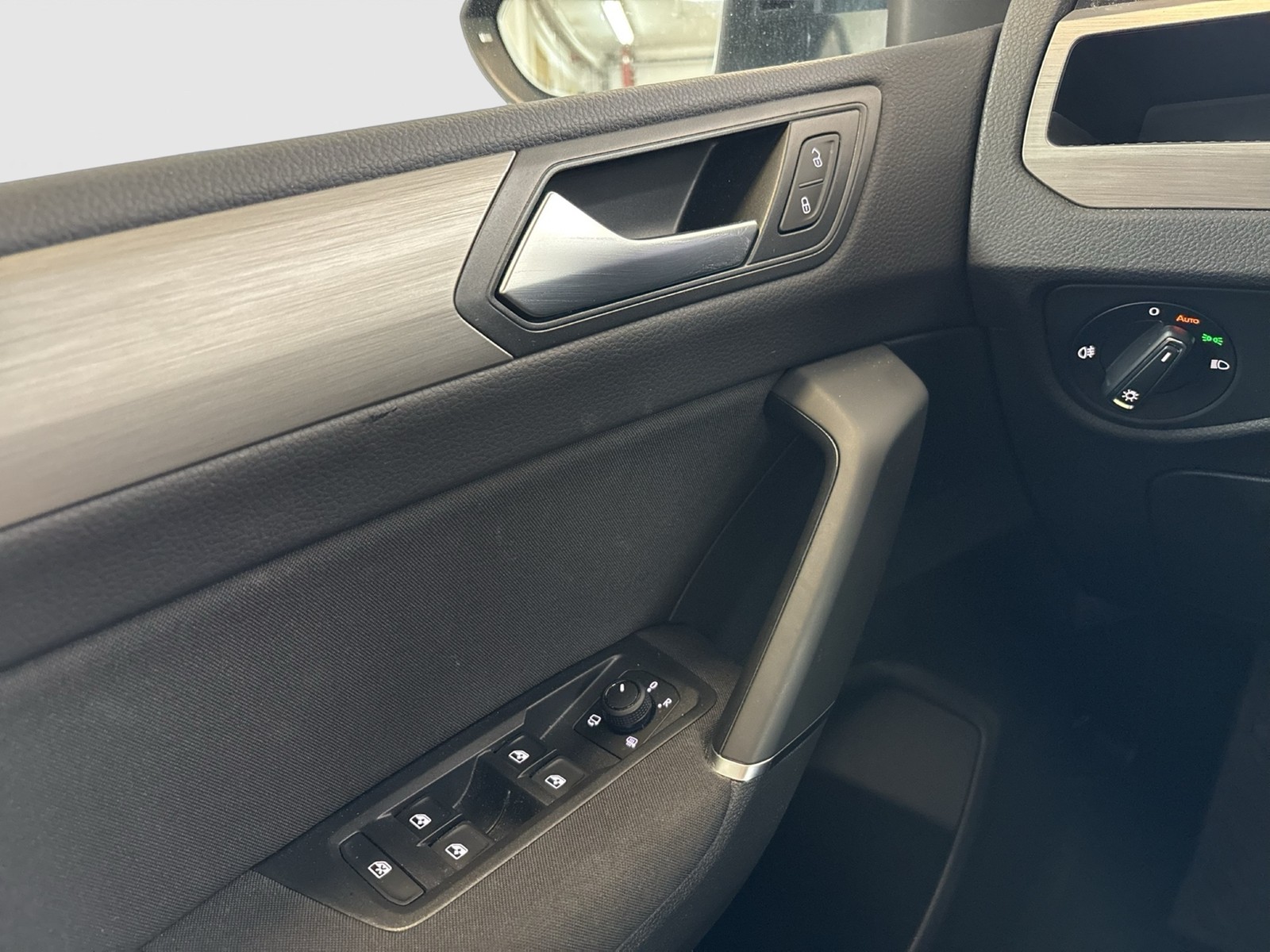 Volkswagen Touran 2.0 COMFORTLINE 7SITZE STANDHZ. ACC NAVI