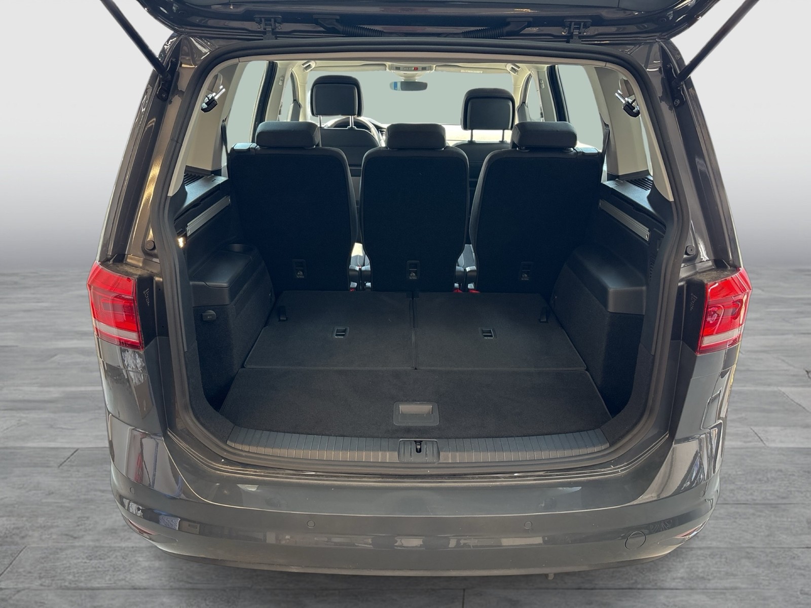 Volkswagen Touran 2.0 COMFORTLINE 7SITZE STANDHZ. ACC NAVI