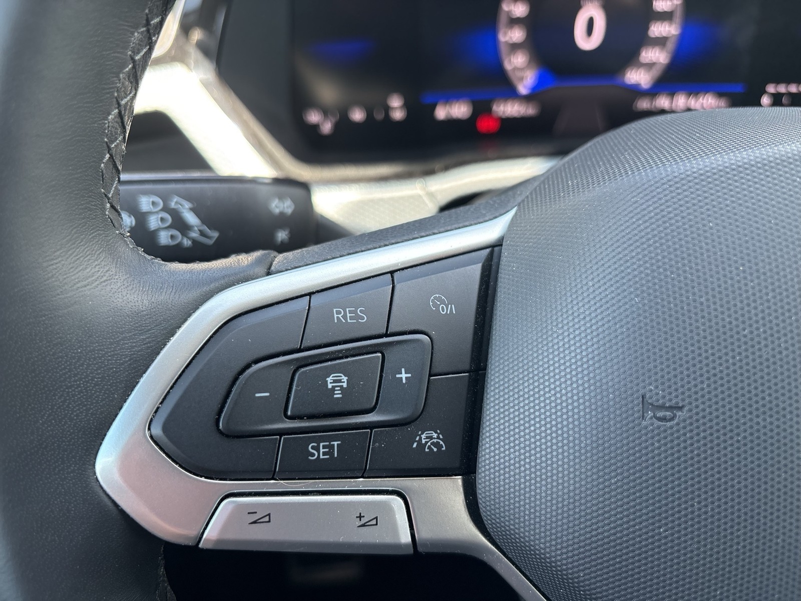 Volkswagen Touran 2.0 ENERGY 7SITZE ACC NAVI ALU CARPLAY