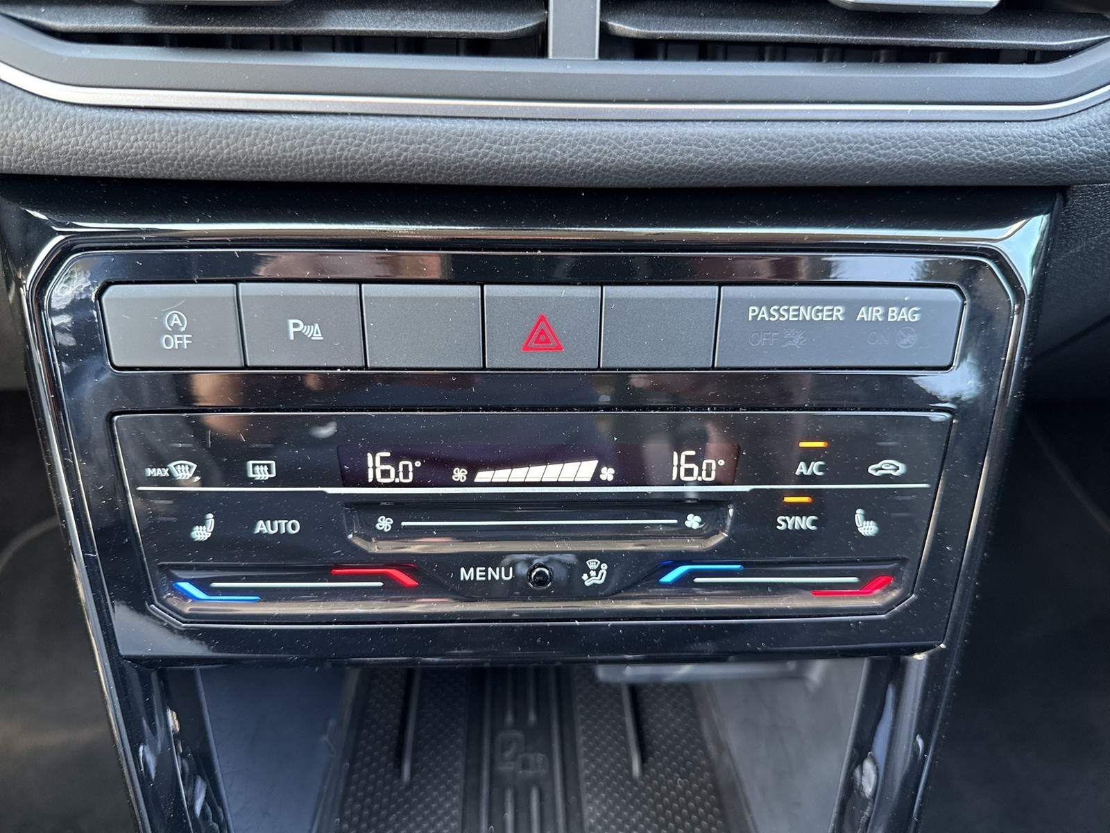Volkswagen T-Cross 1.5 GOAL CAM ACC LM17 CARPLAY SITZHEIZ.