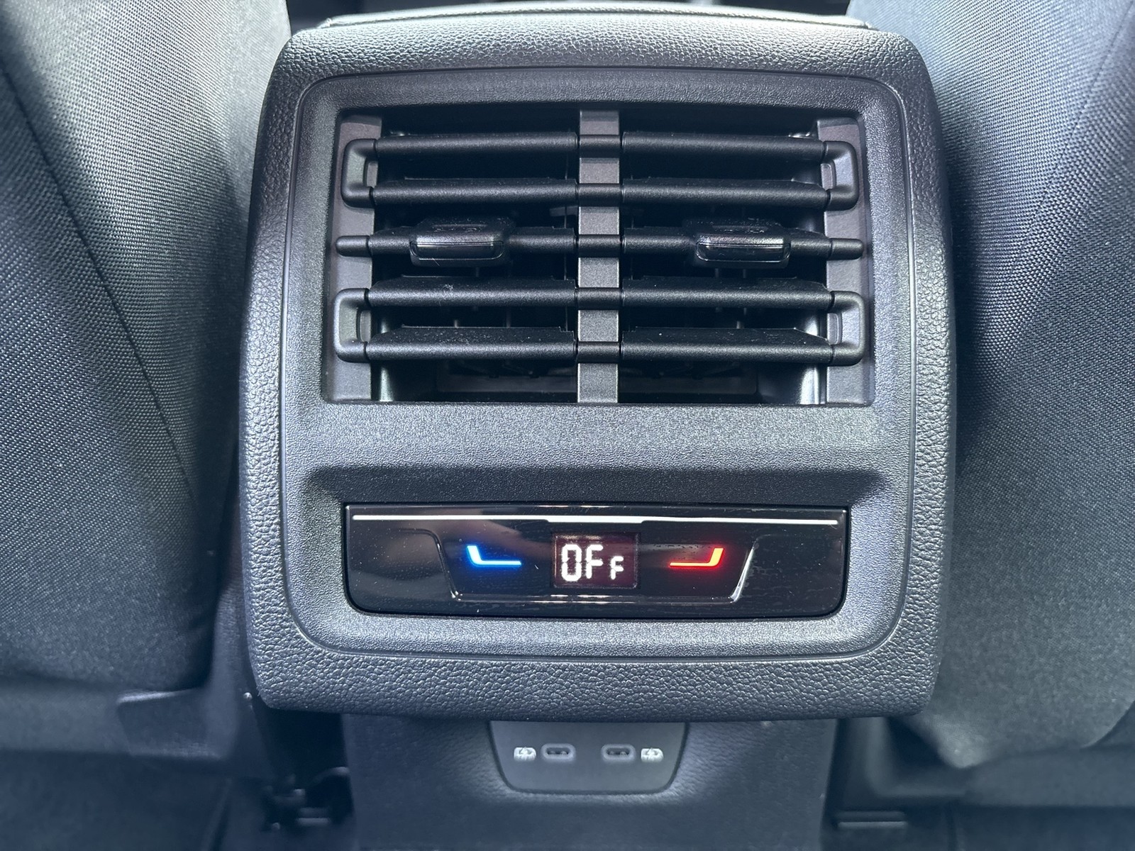 Volkswagen Golf VIII 1.5 LIFE CAM ACC HEAD-UP NAVI CARPLAY