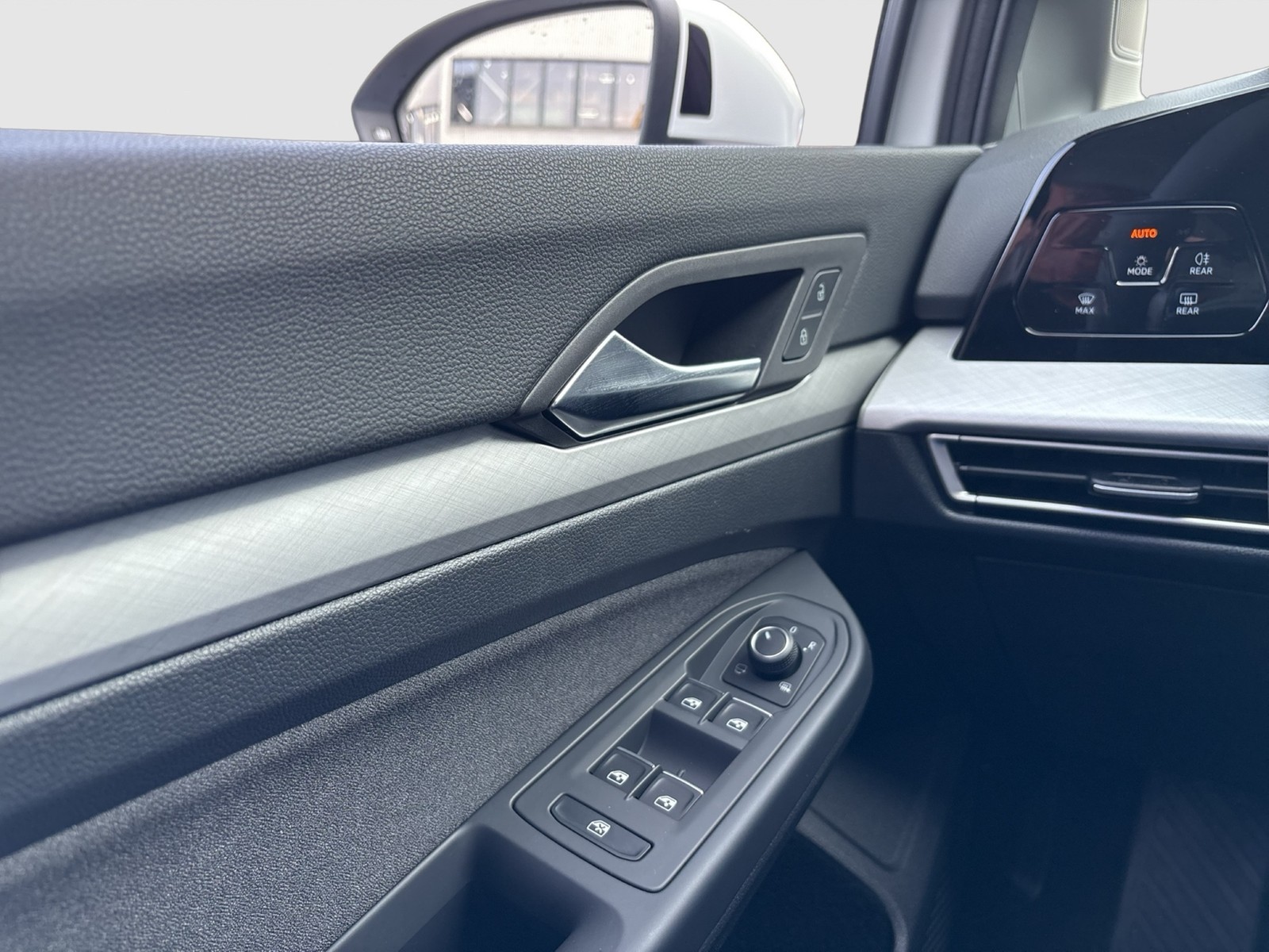 Volkswagen Golf VIII 1.5 LIFE CAM ACC HEAD-UP NAVI CARPLAY