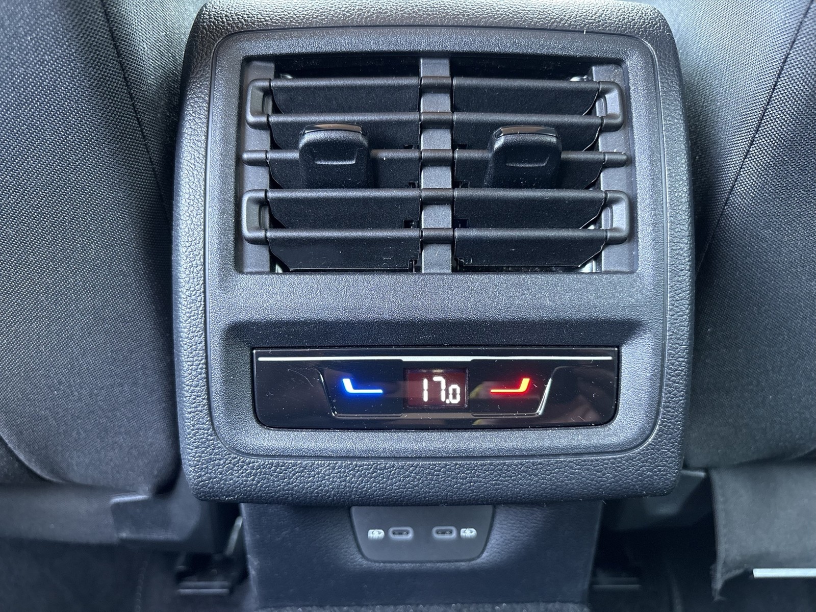 Volkswagen Golf VIII 1.5 LIFE CAM ACC CARPLAY ALU SITZHEIZ.