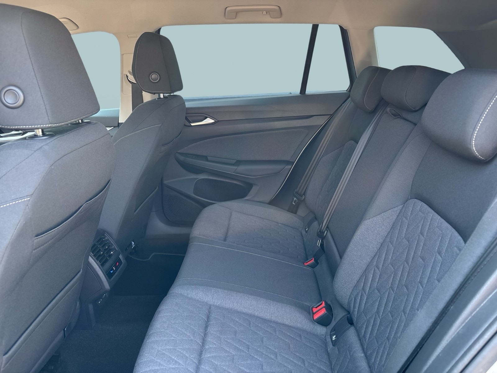 Volkswagen Golf Variant VIII 1.5 LIFE CAM ACC NAVI SITZHEIZ