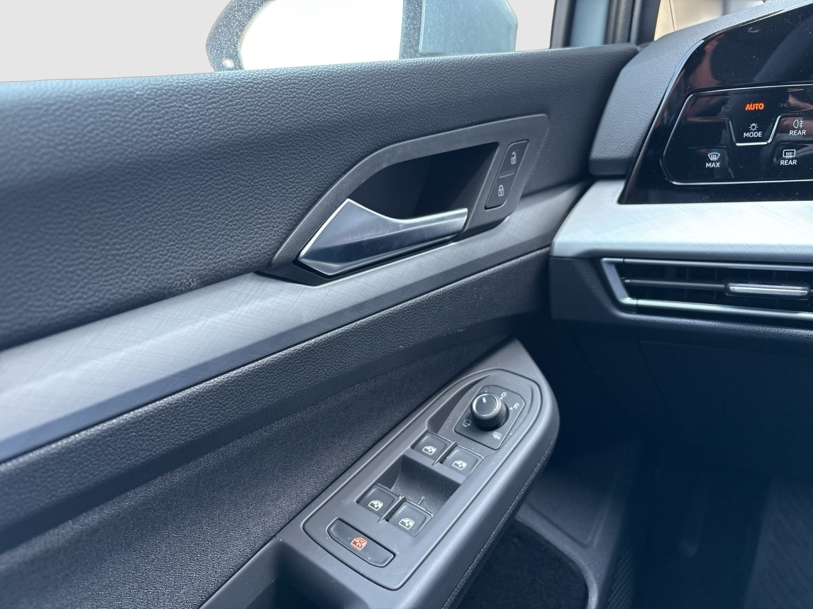 Volkswagen Golf Variant VIII 1.5 LIFE CAM ACC NAVI SITZHEIZ
