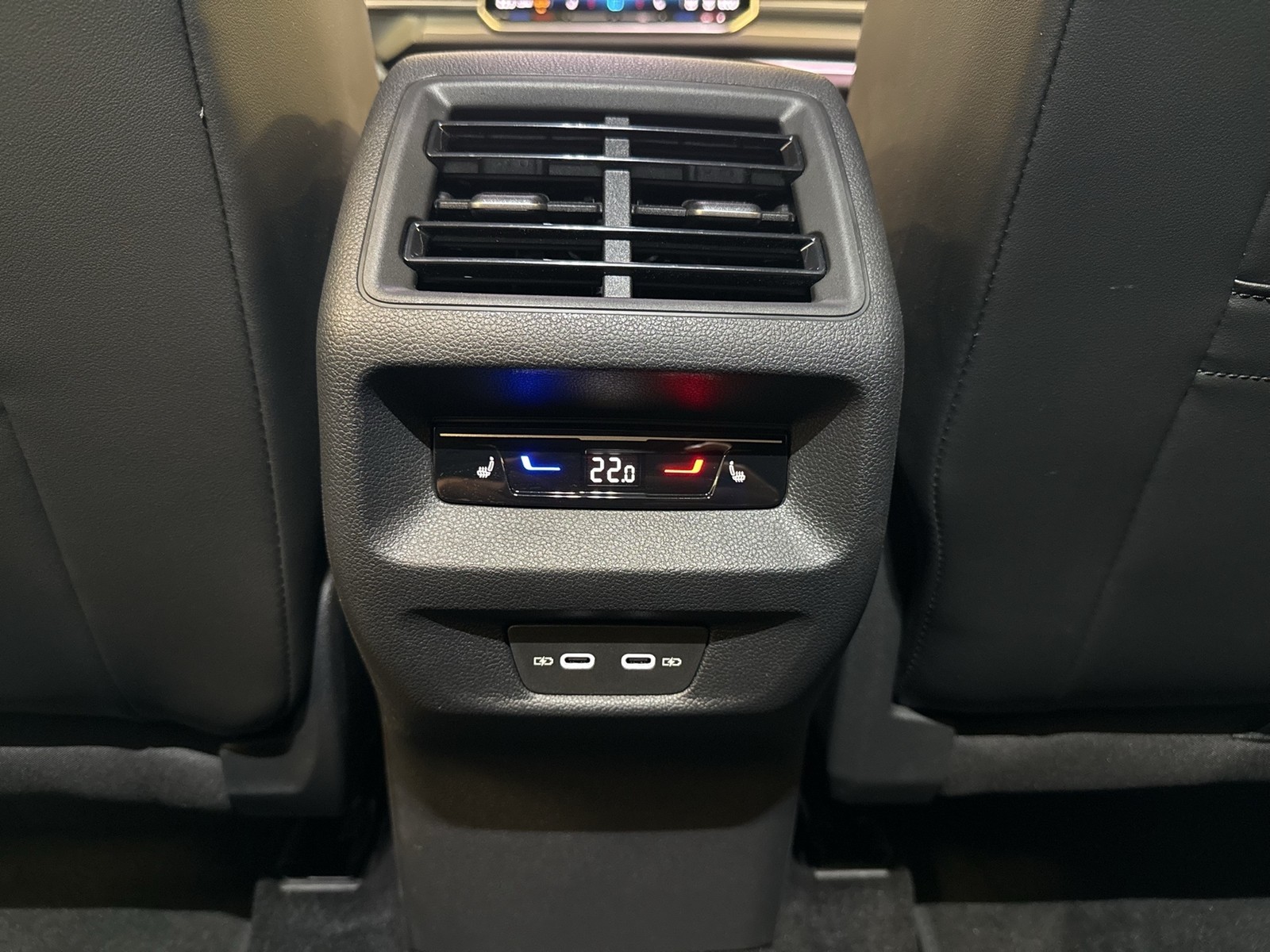 Volkswagen Tayron 1.5 HYBRID ELEGANCE AHK CAM ACC LM18 NAVI
