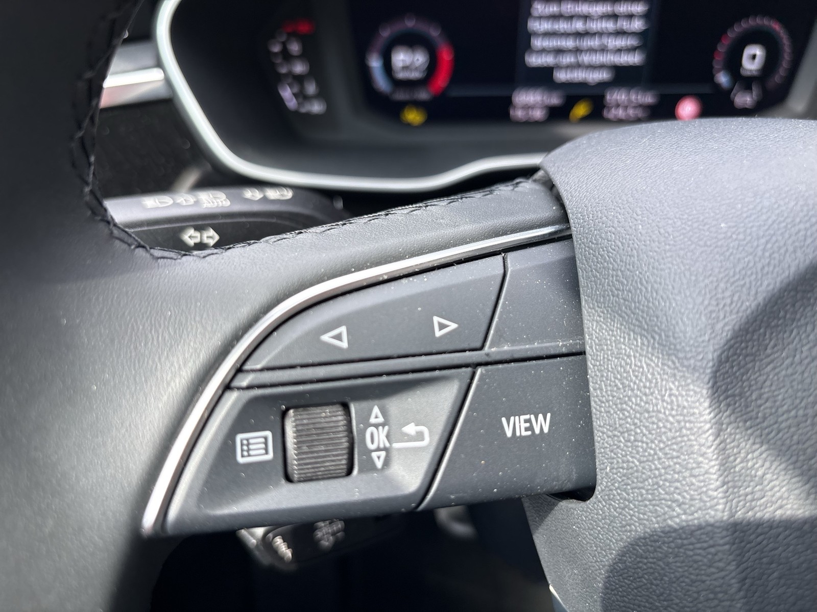 Audi Q3 35 S LINE AHK ACC LM18 E-KLAPPE NAVI+ SITZHZ.