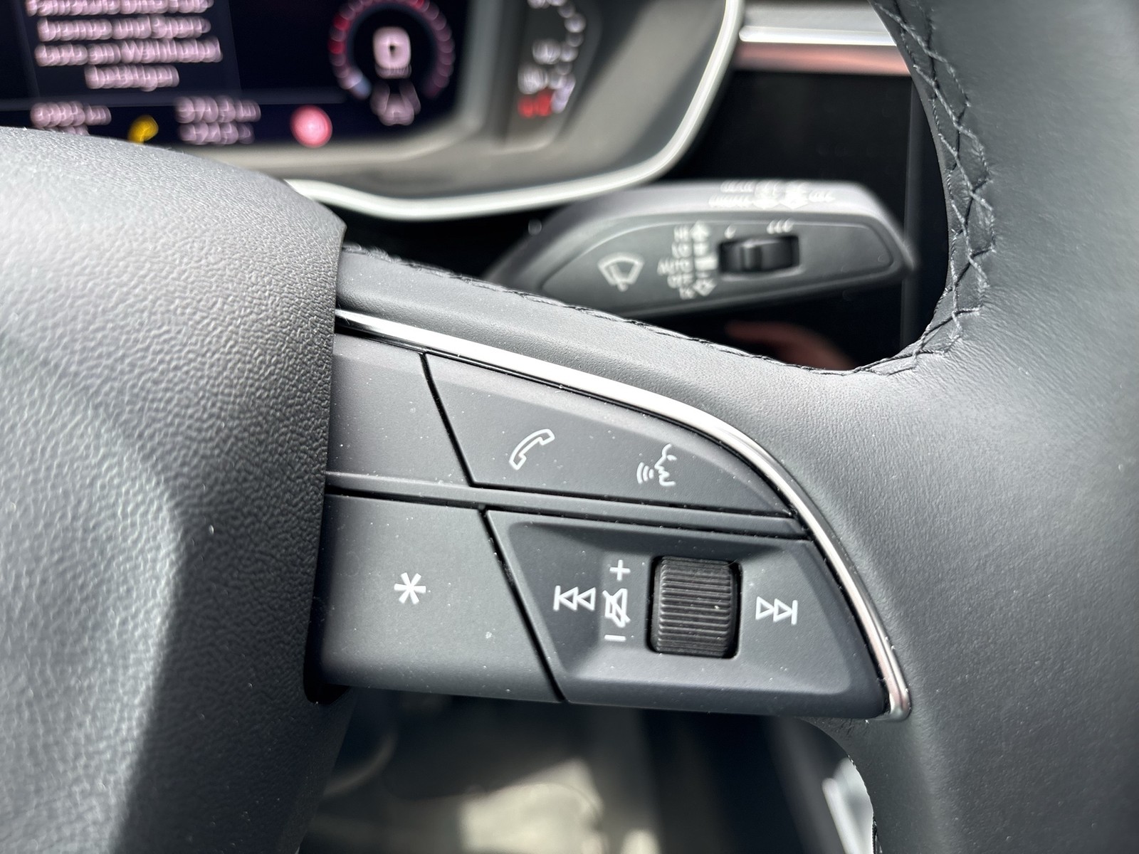 Audi Q3 35 S LINE AHK ACC LM18 E-KLAPPE NAVI+ SITZHZ.