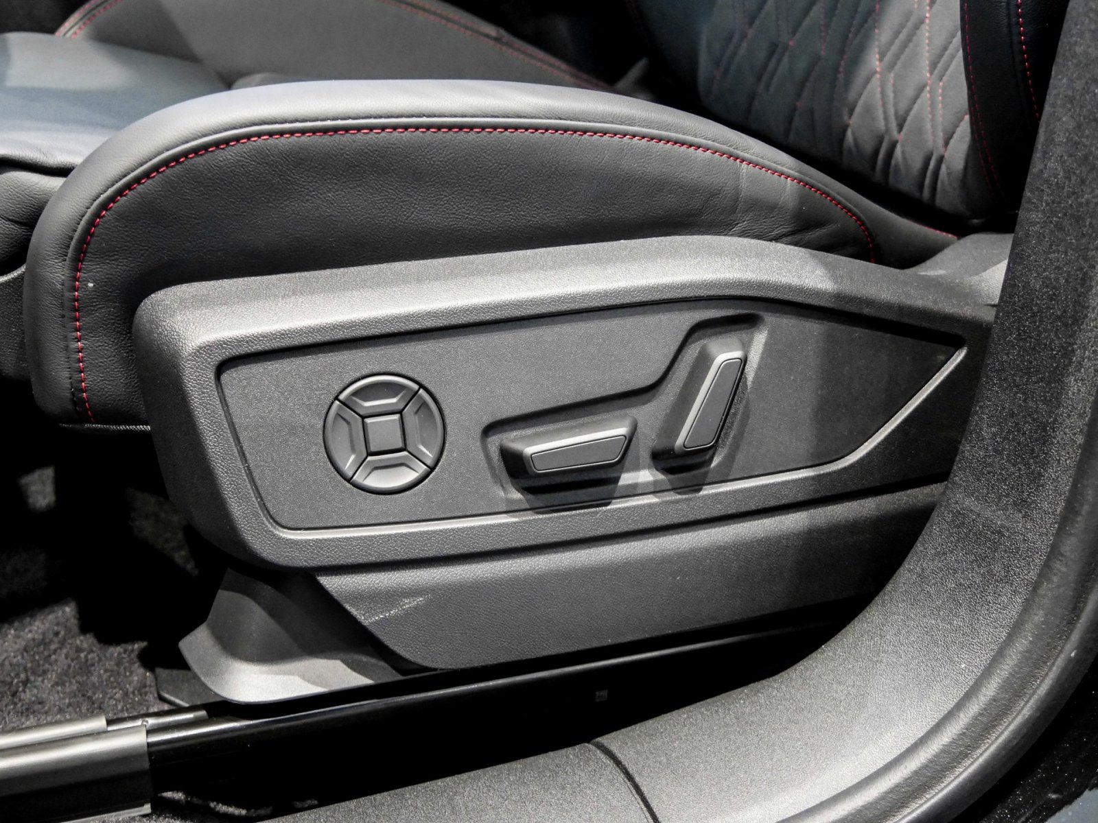 Audi Q5 Sportback TDI quattro S line Pano+AHK+TechPro+Blackoptik