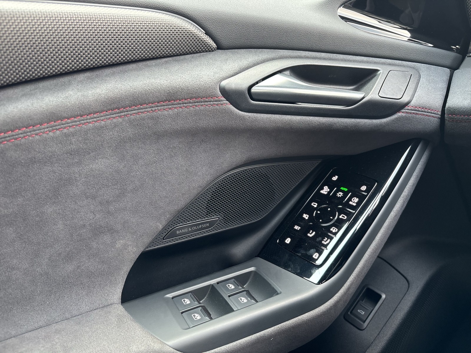 Audi A6 e-tron Avant quattro S LINE PANO B&O AHK LM21