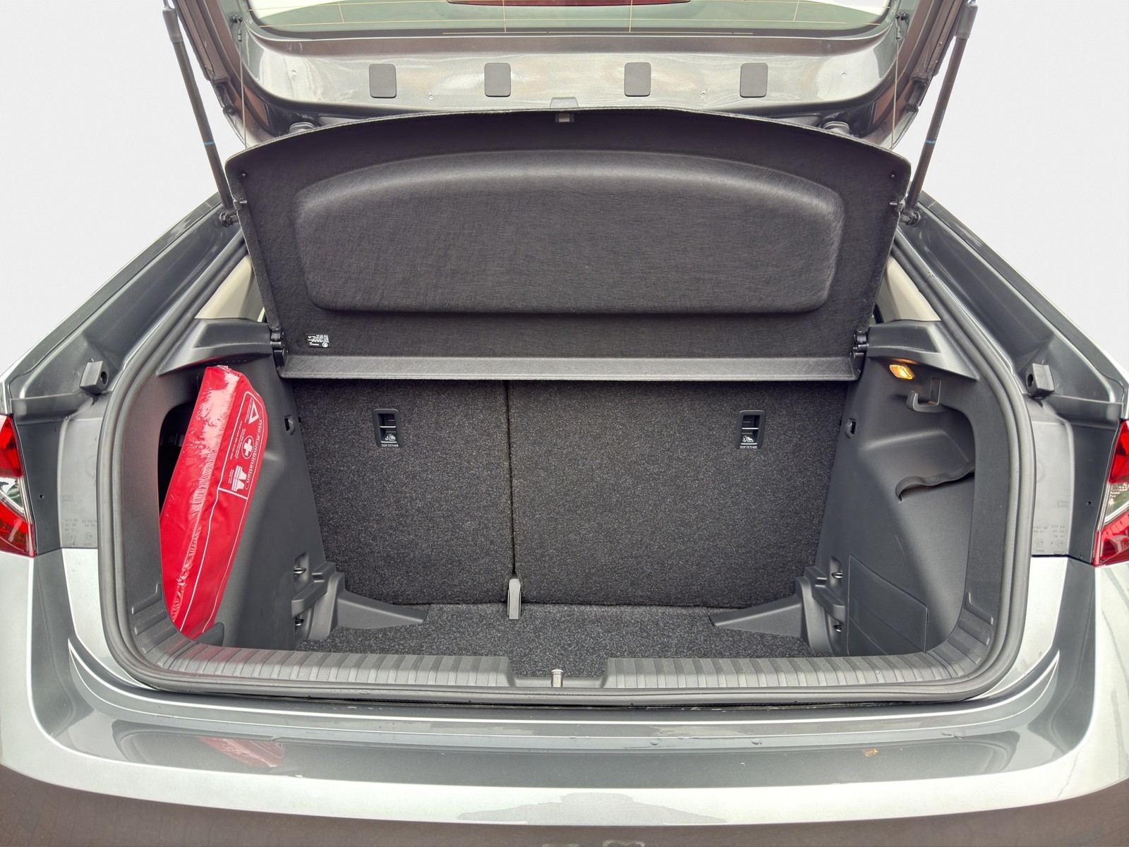 Skoda Fabia 1.0TSI Tour GANZJAHRESREIFEN ACC PDC Smartlink SHZ