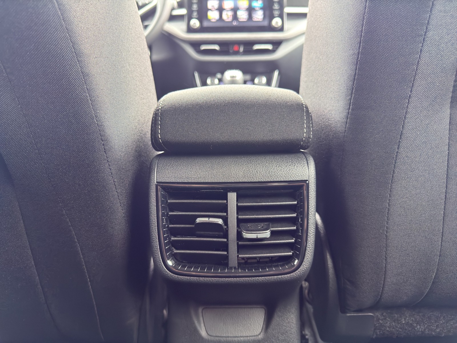 Skoda Fabia 1.0TSI Tour GANZJAHRESREIFEN ACC PDC Smartlink SHZ