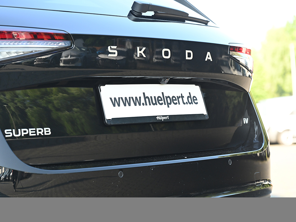 Skoda Superb Combi iV 1.5TSI DSG Selection AHK ACC PDC RFK NAV SHZ