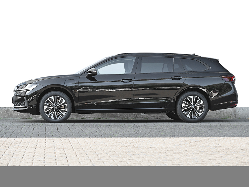Skoda Superb Combi iV 1.5TSI DSG Selection AHK ACC PDC RFK NAV SHZ