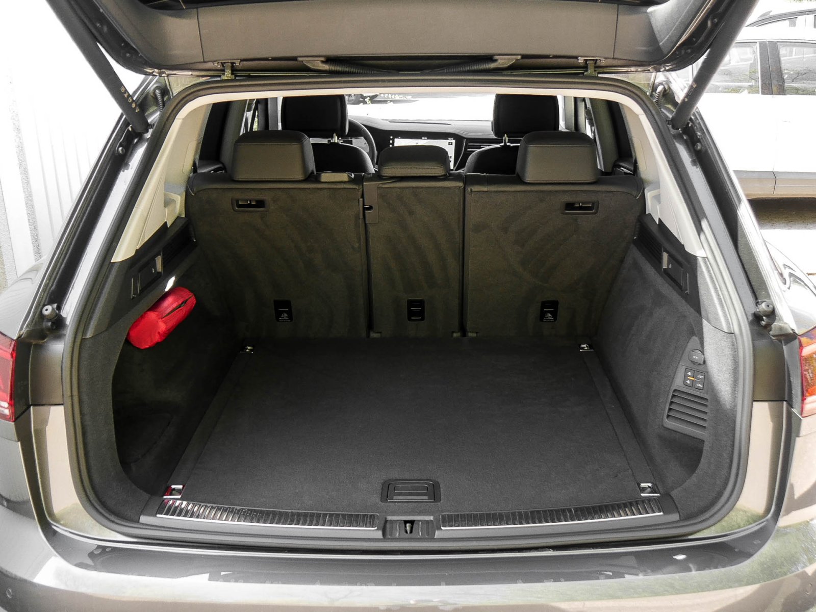 Volkswagen Touareg V6 Elegance 4X4 CAM SITZHEIZUNG LED ALU