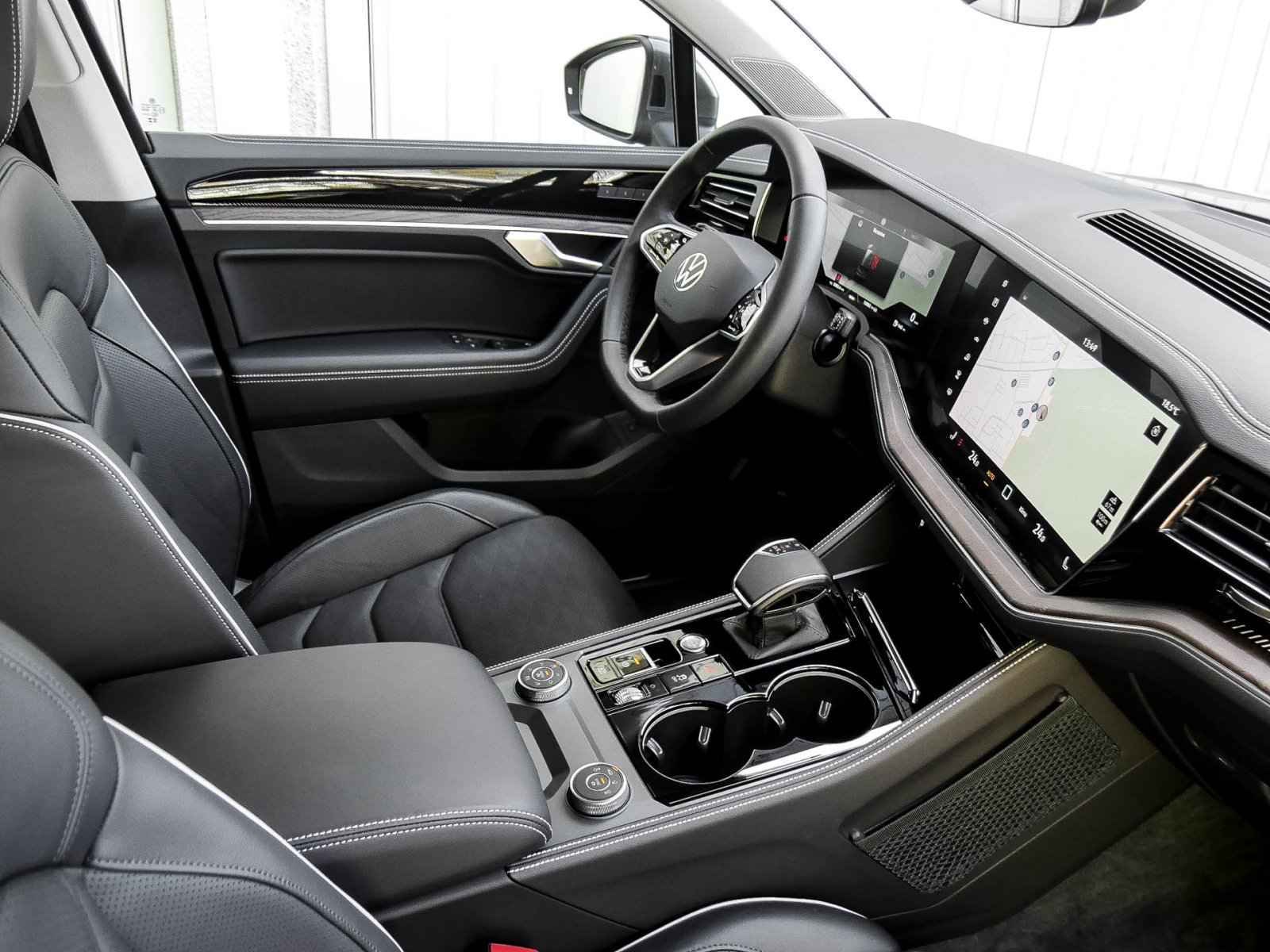 Volkswagen Touareg V6 Elegance 4X4 CAM SITZHEIZUNG LED ALU