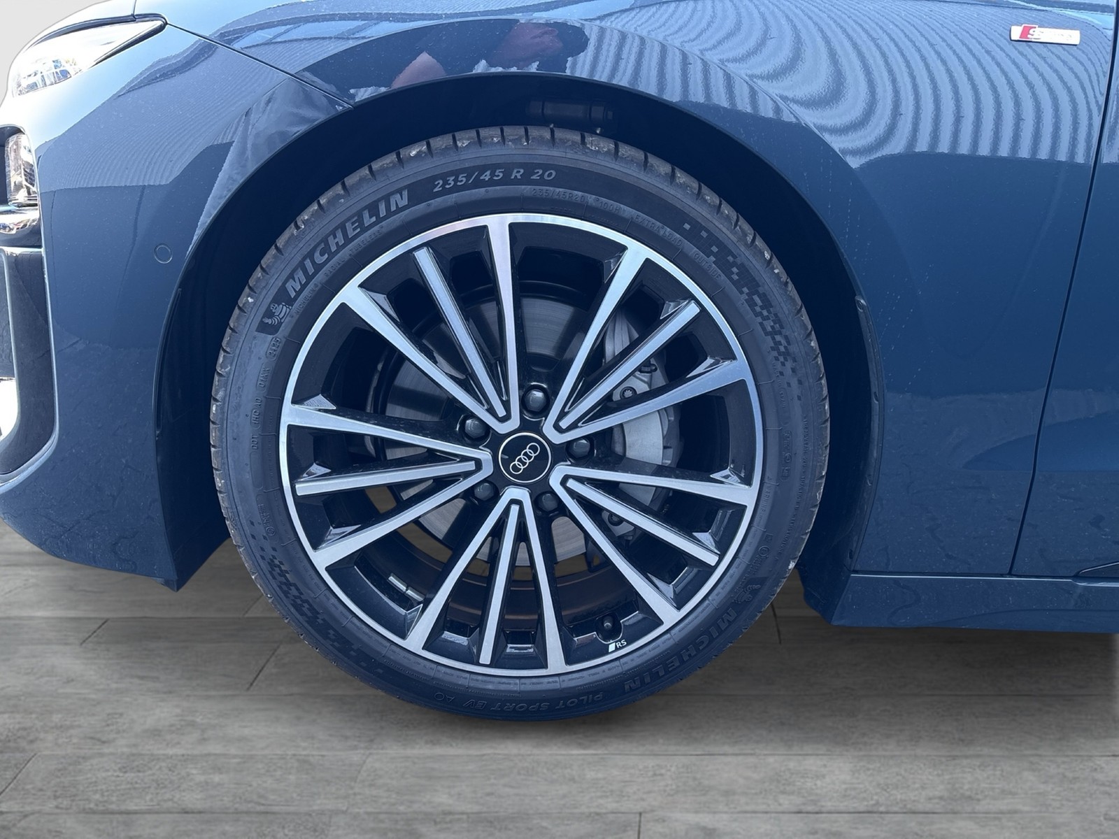Audi A6 e-tron Avant performance S LINE B&O AHK LM20
