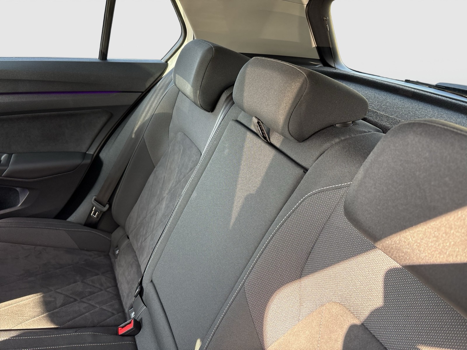 Volkswagen Golf VIII 1.5 eTSI STYLE CAM ACC CARPLAY LM17