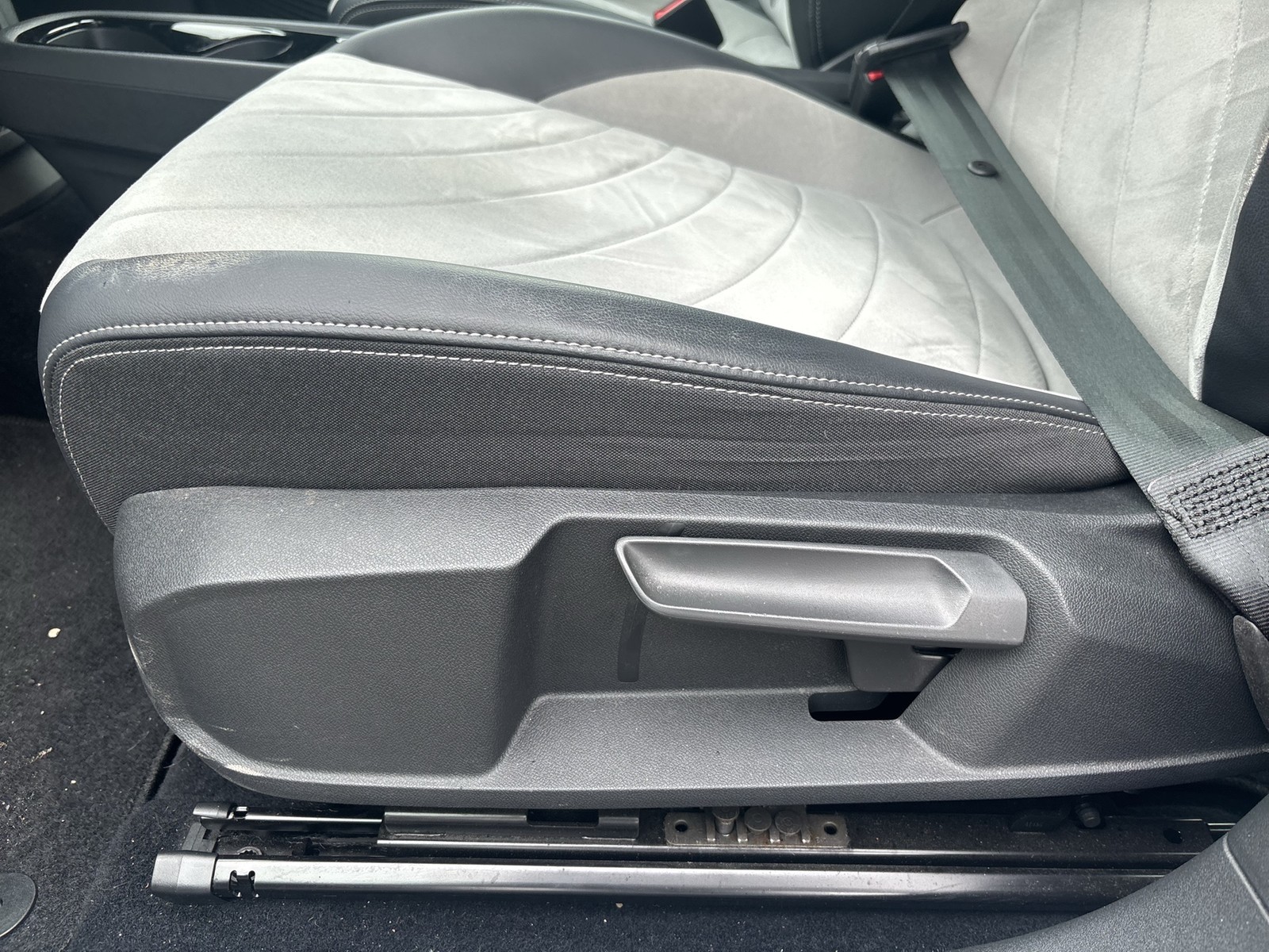 Volkswagen ID.3 Pro Performance WÄRMEPUMPE LM19 NAVI SITZHZ