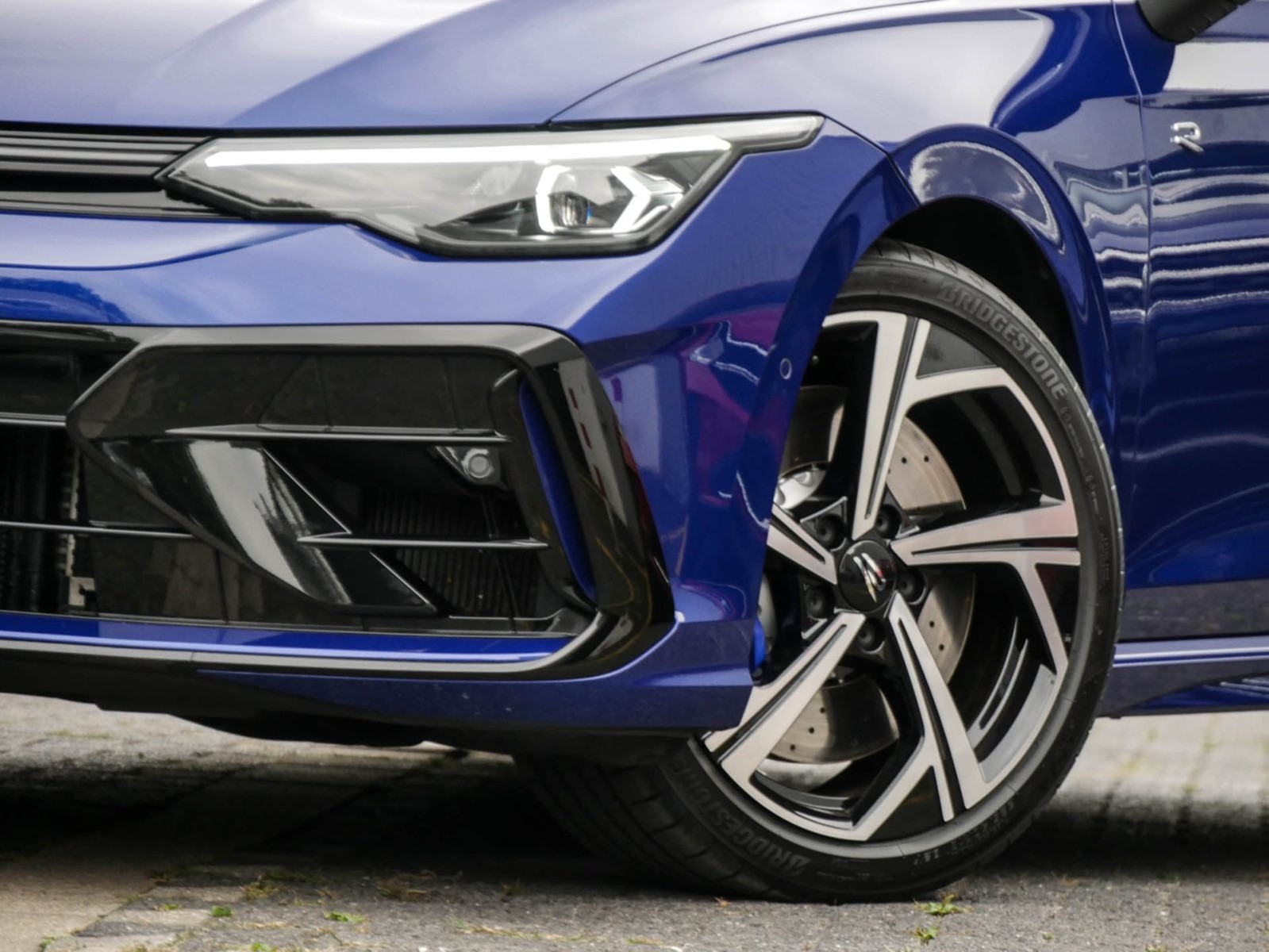 Volkswagen Golf VIII 2.0 R 4X4 FACELIFT LEDER PANO 360°CAM