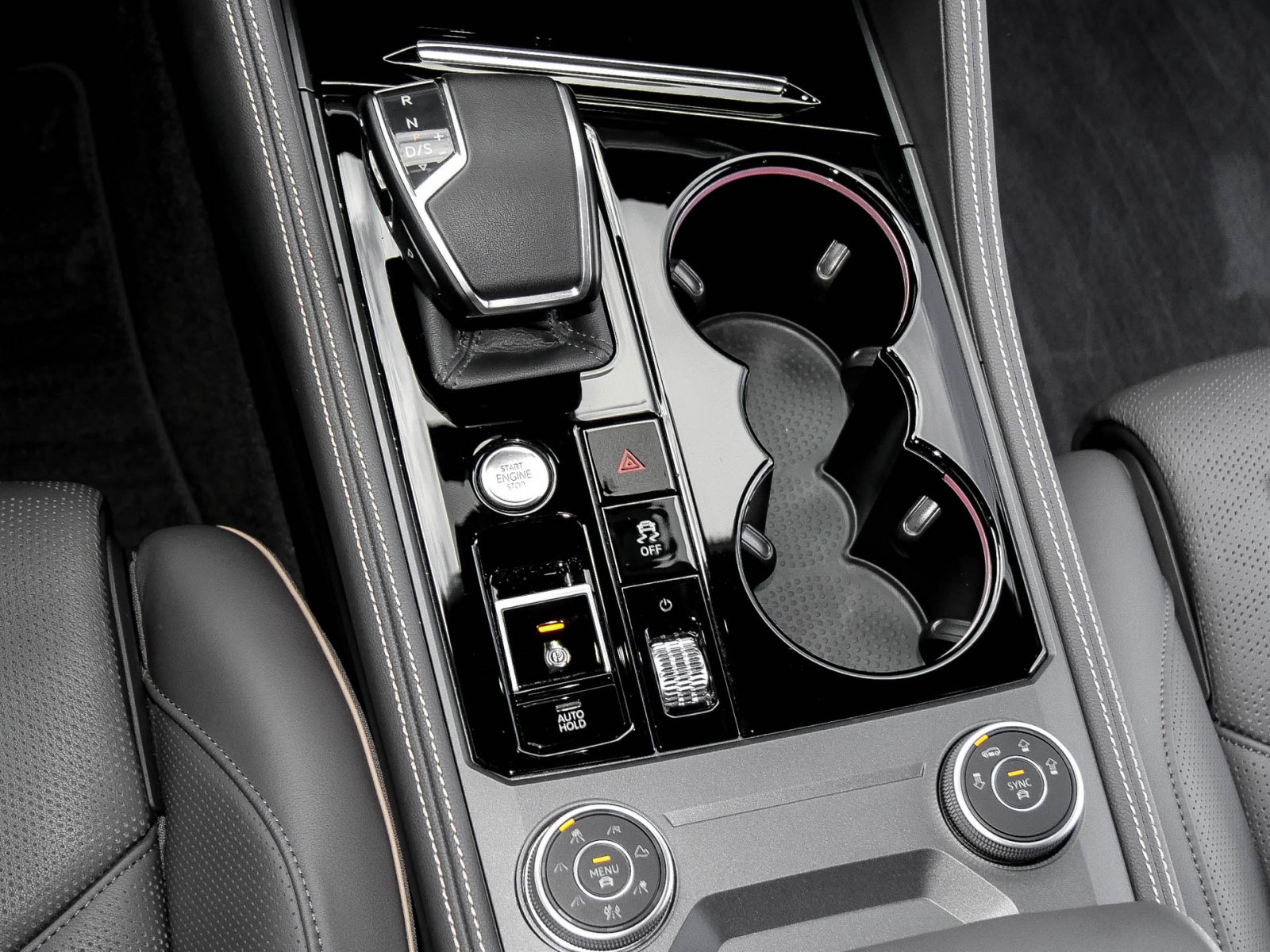 Volkswagen Touareg V6 R-LINE NEUES MODELL 4X4 CAM STAND&SITZHEIZUNG ALU