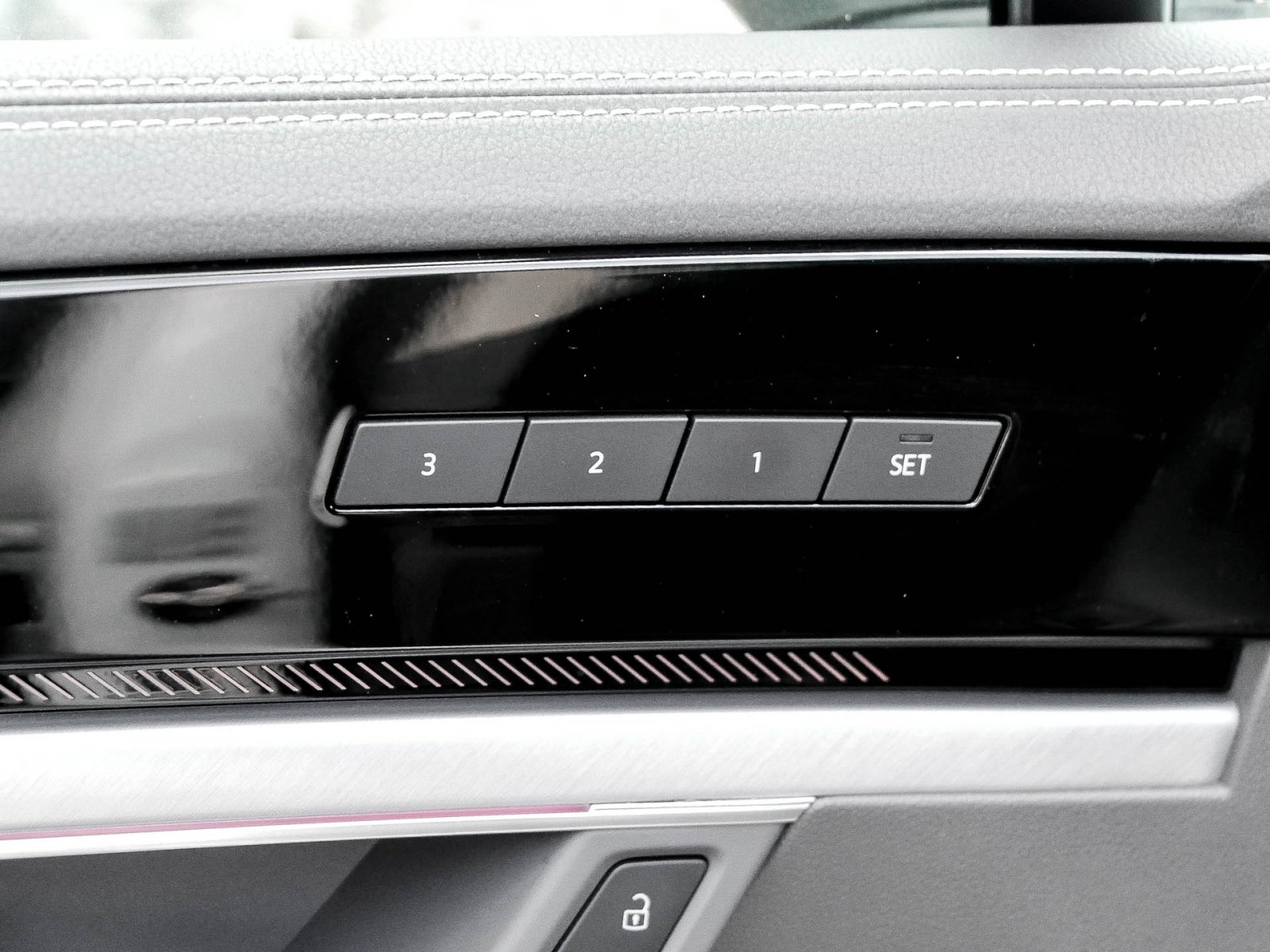 Volkswagen Touareg V6 R-LINE NEUES MODELL 4X4 CAM STAND&SITZHEIZUNG ALU