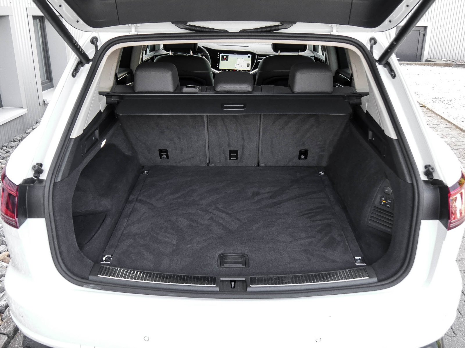 Volkswagen Touareg V6 R-LINE NEUES MODELL 4X4 CAM STAND&SITZHEIZUNG ALU