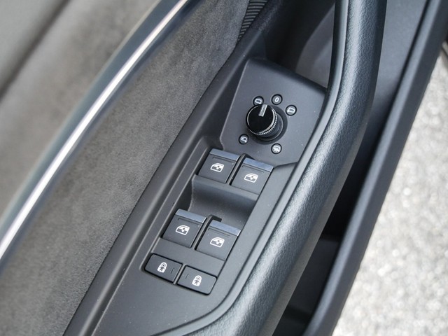 Audi e-tron S quattro BLACKPAK CAM LM21 HEADUP MATRIX