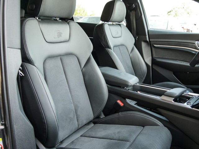 Audi e-tron S quattro BLACKPAK CAM LM21 HEADUP MATRIX