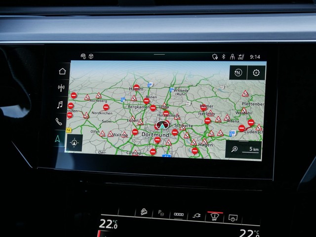 Audi e-tron S quattro BLACKPAK CAM LM21 HEADUP MATRIX