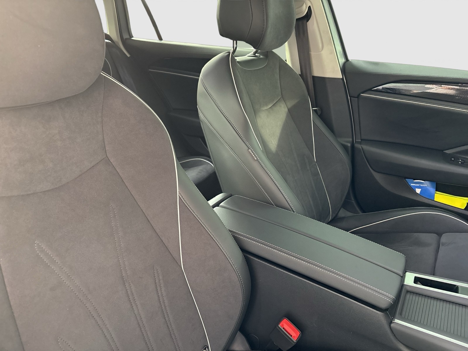 Volkswagen Passat Variant 1.5 HYBRID BUSINESS AHK CAM ACC