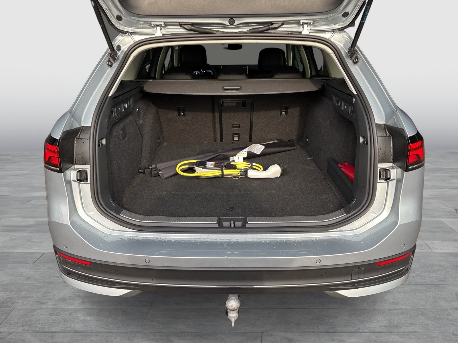 Volkswagen Passat Variant 1.5 HYBRID BUSINESS AHK CAM ACC