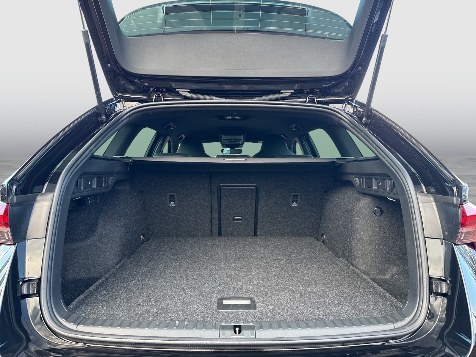 Skoda Octavia Combi 1.5 SPORTLINE DSG CAM ACC LM18