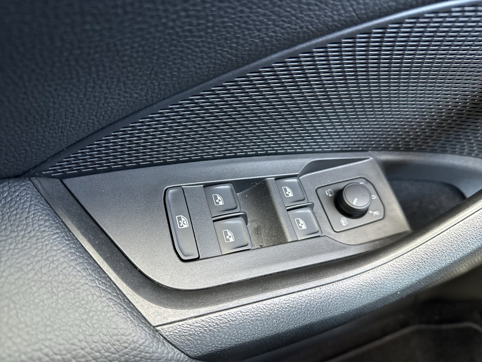 Skoda Octavia Combi 1.5 SPORTLINE DSG CAM ACC LM18