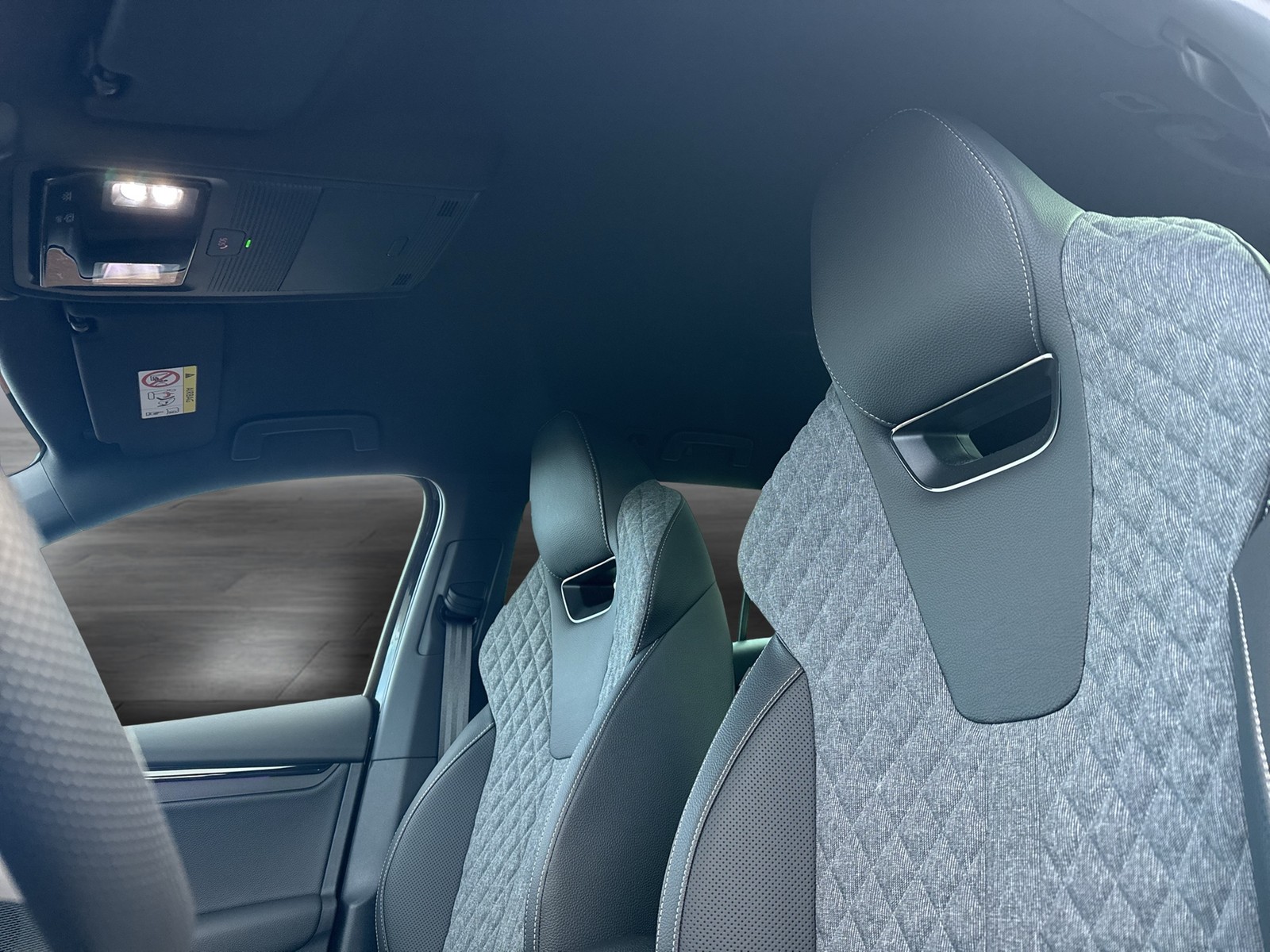 Skoda Octavia Combi 1.5 SPORTLINE DSG CAM ACC LM18