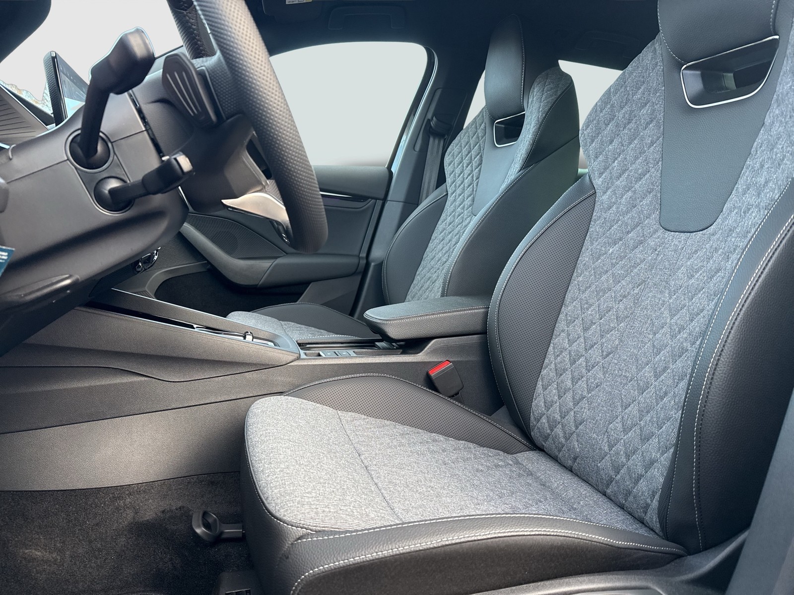 Skoda Octavia Combi 1.5 SPORTLINE DSG CAM ACC LM18