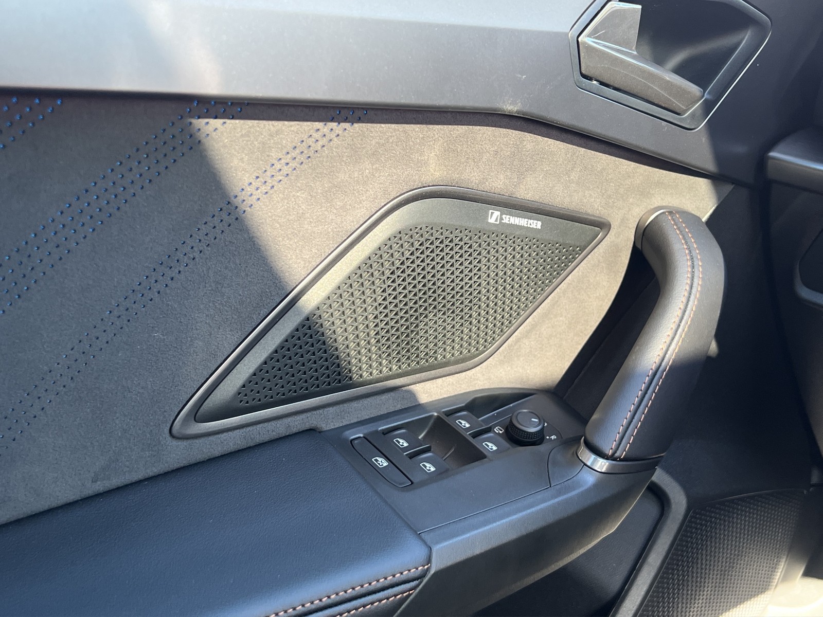 Cupra Leon 2.0 VZ DSG MATRIX PANO SENNH NAV ACC 19LM